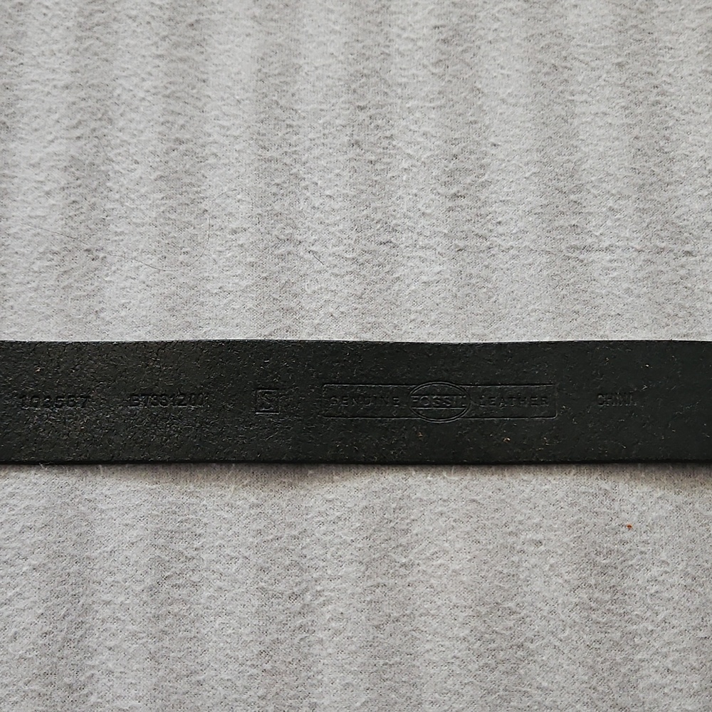 Fossil Black and White Belt with Elegant Design - Picture 3 of 5